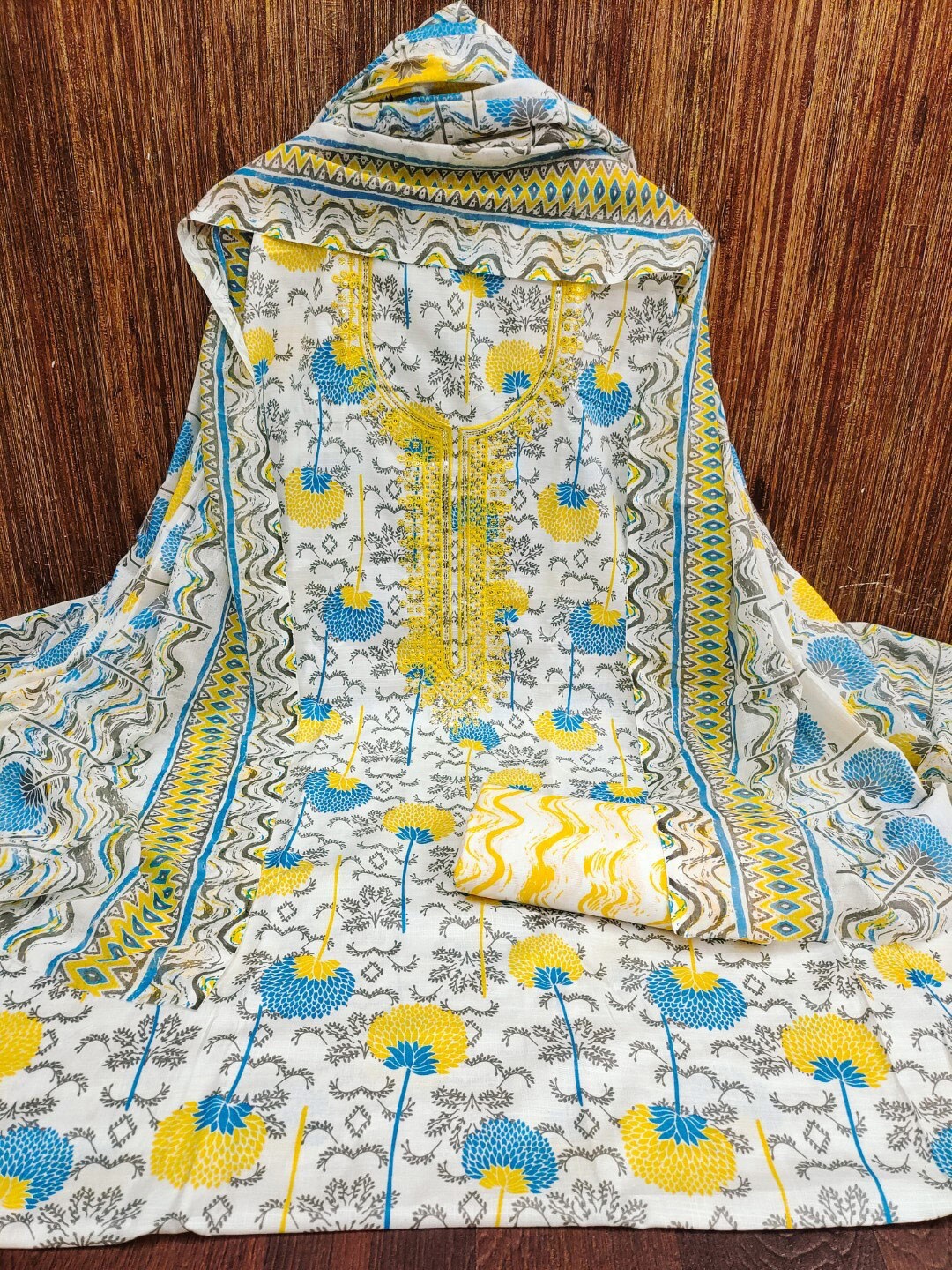

ZEEPKART Floral Printed Jute Cotton Unstitched Dress Material, Yellow