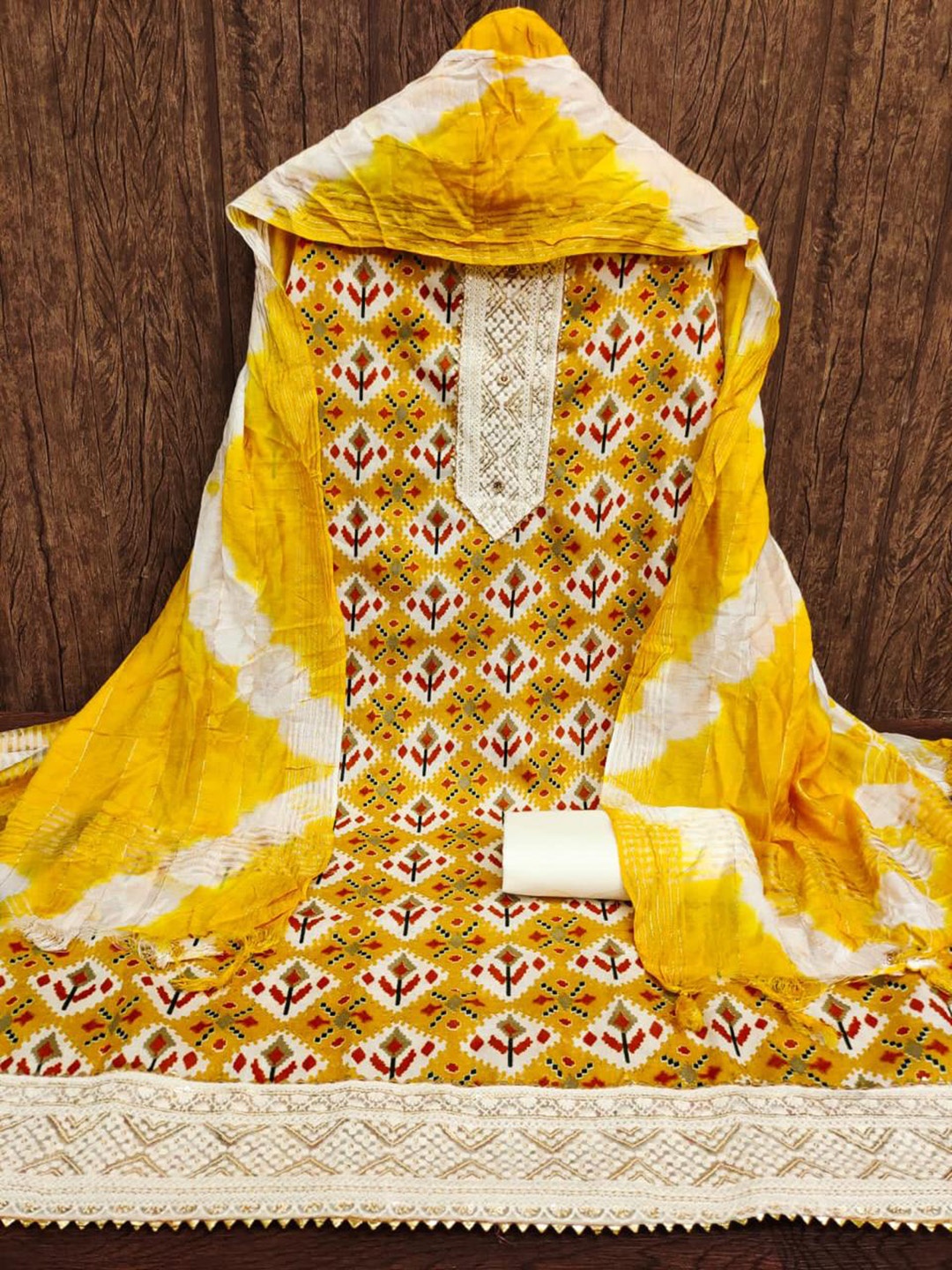 

ZEEPKART Ethnic Motifs Printed Gotta Patti Jute Cotton Unstitched Dress Material, Yellow