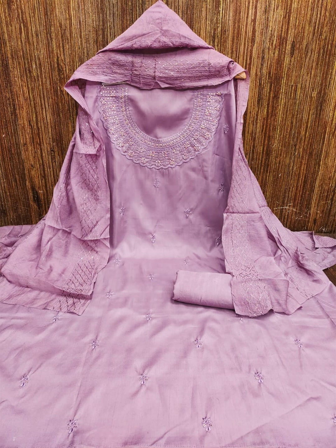 

ZEEPKART Floral Embroidered Sequinned Jute Cotton Unstitched Dress Material, Mauve