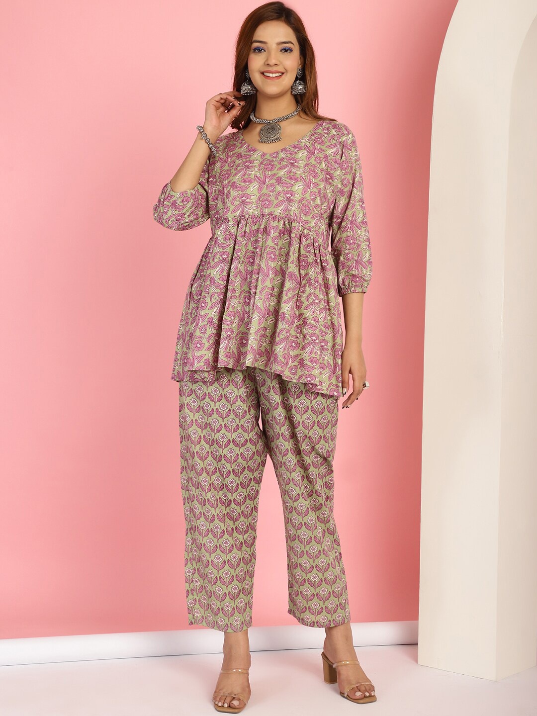 

TAG 7 Floral Printed Cotton V-Neck Ethnic Peplum Top With Trousers, Green