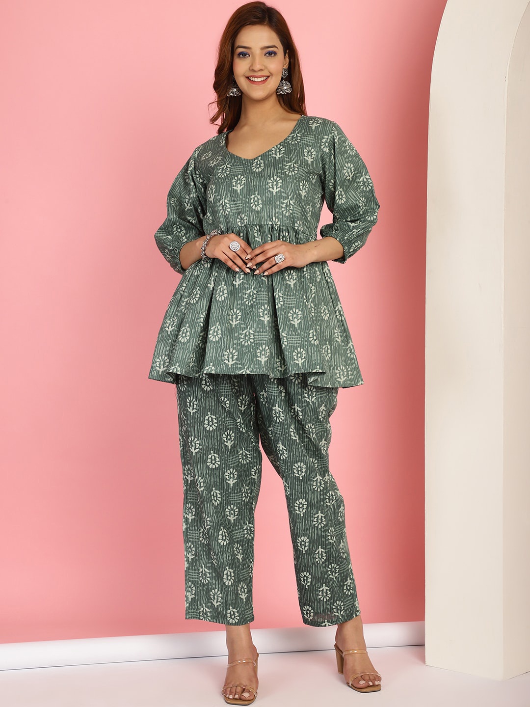 

TAG 7 Floral Printed Cotton V-Neck Ethnic Peplum Top With Trousers, Green