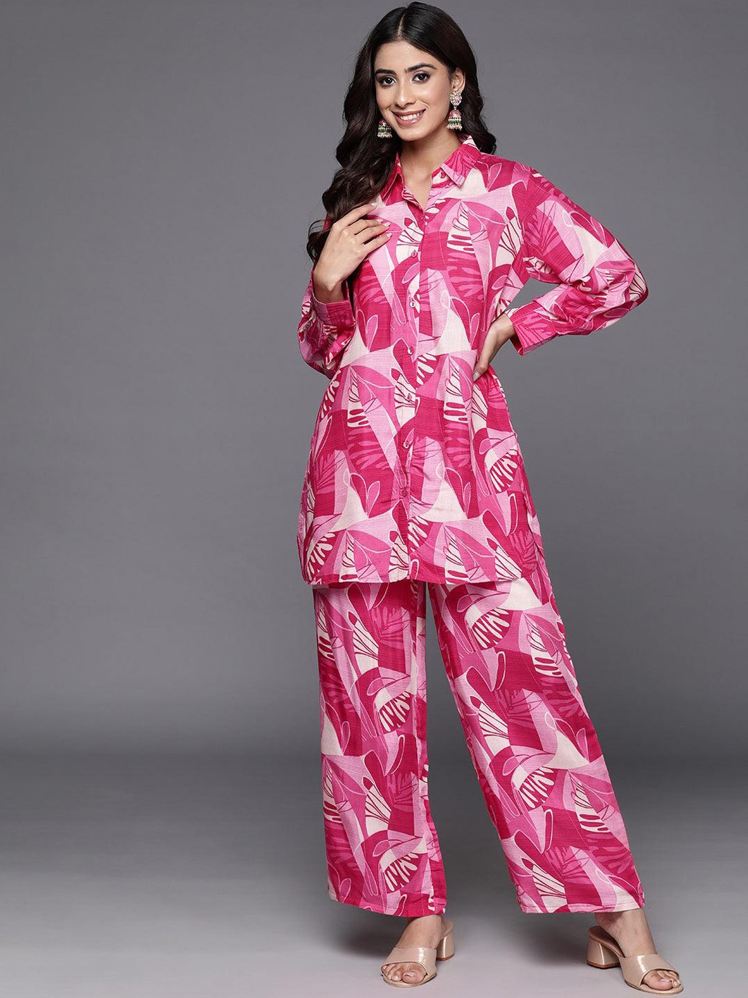 

Divyadham Textiles Printed Shirt & Trousers, Pink