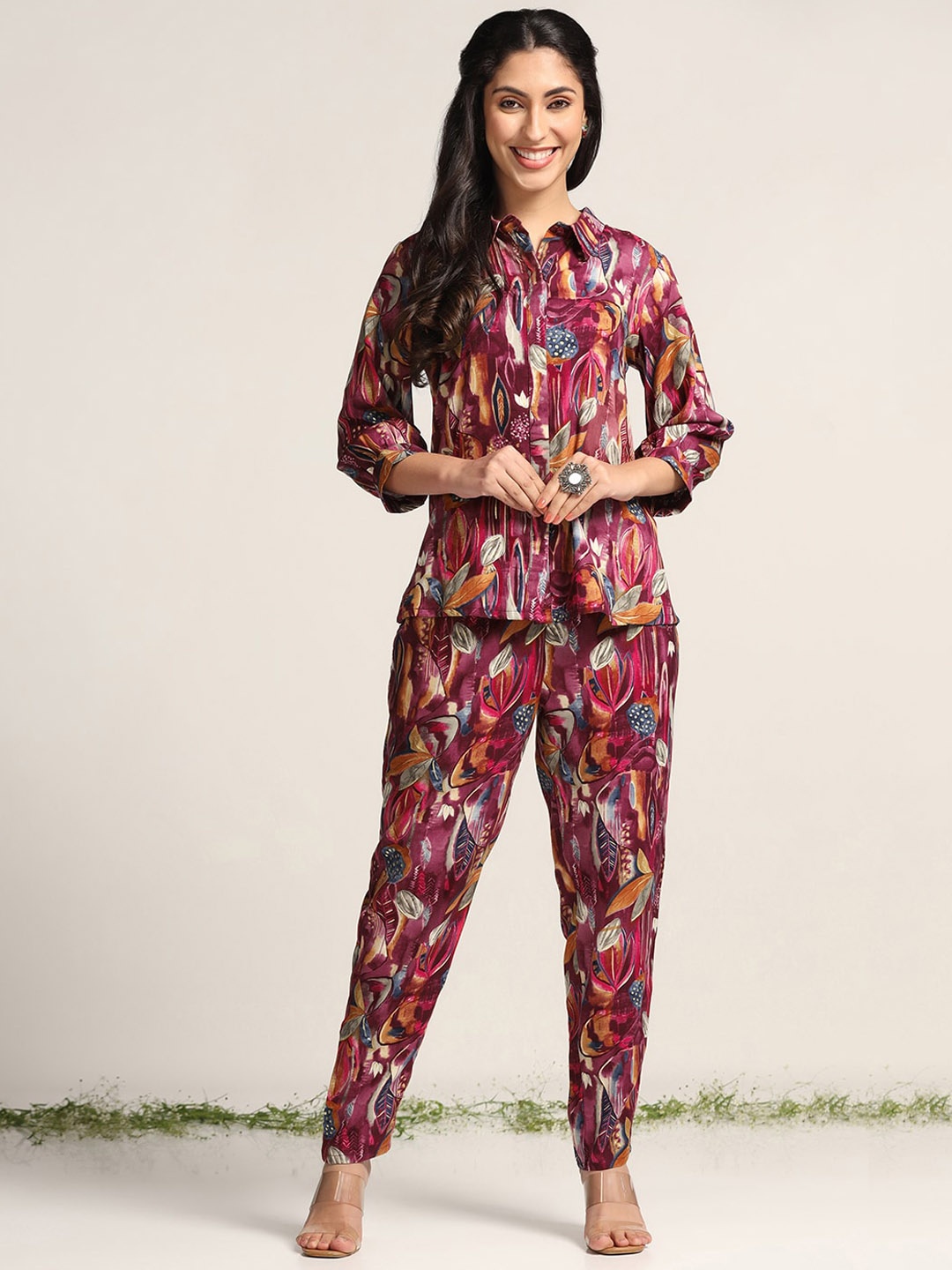 

FASHION DREAM Printed Shirt & Trousers, Maroon