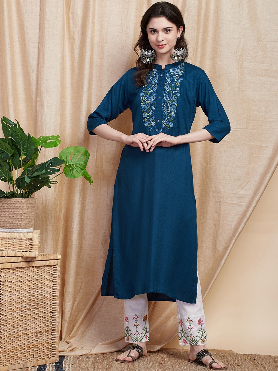 

FASHOR Floral Embroidered Mandarin Collar A-Line Kurta, Teal