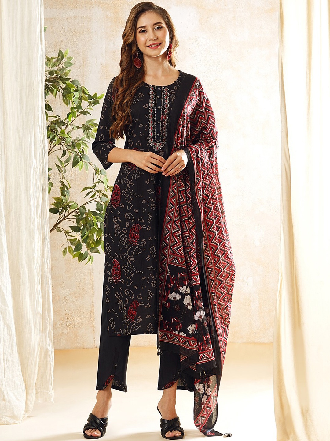 

FASHOR Paisley Printed Embroidered Pure Cotton Kurta with Trousers & With Dupatta, Black