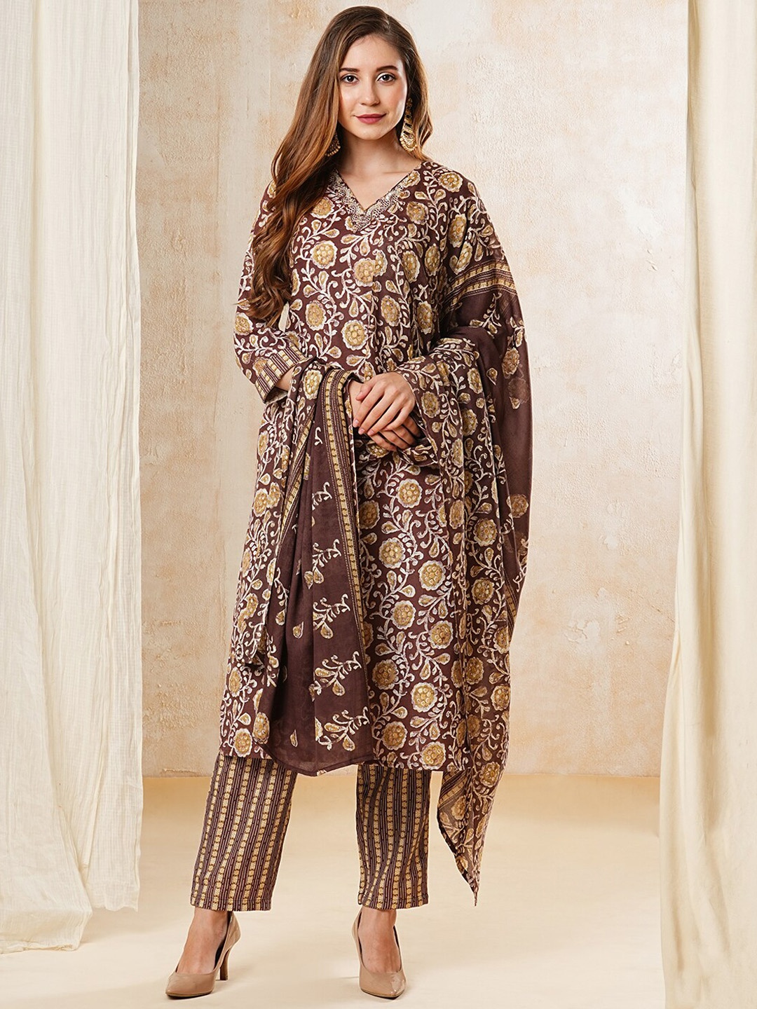 

FASHOR Floral Printed Regular Kurta with Trousers & Dupatta, Brown