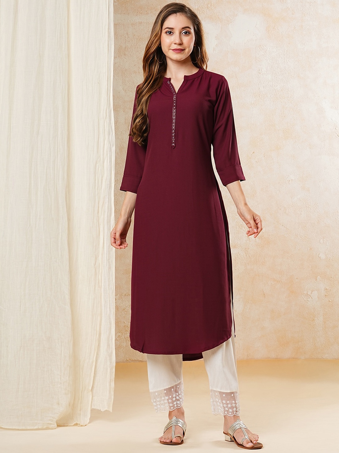 

FASHOR Mandarin Collar Three-Quarter Sleeves Crepe Straight Kurta, Maroon