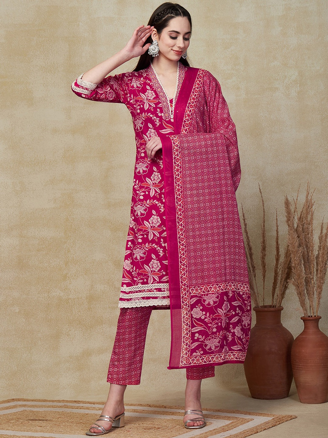 

FASHOR Floral Printed Regular Pure Cotton Kurta with Trousers & Dupatta, Pink