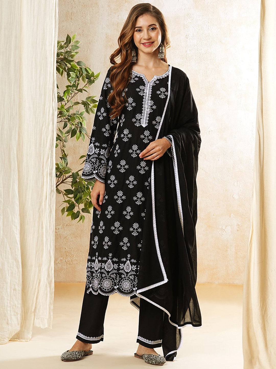 

FASHOR Floral Sweetheart Neck Long Sleeves Pure Cotton Kurta Sets, Black