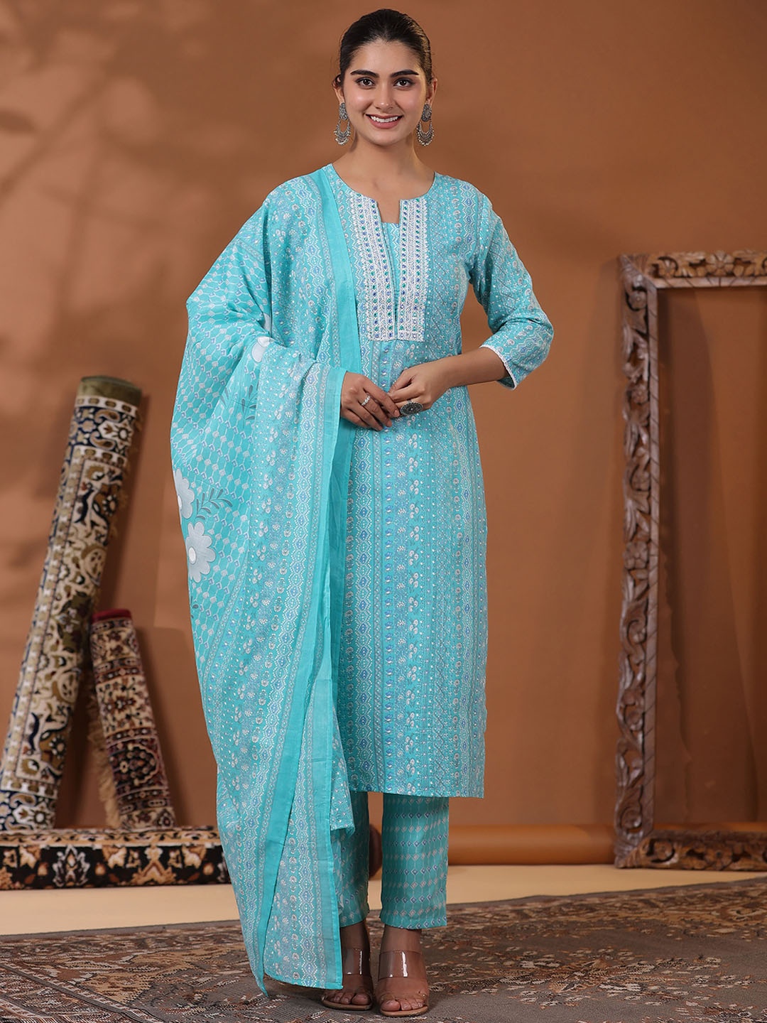 

FASHOR Floral Round Neck Three-Quarter Sleeves Thread Work Pure Cotton Kurta Set, Blue