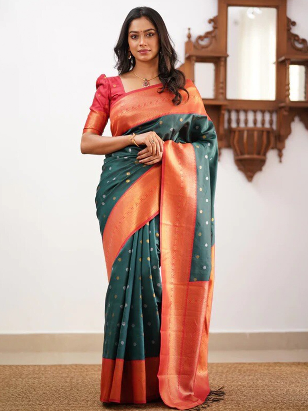 

bansari textiles Woven Design Zari Pure Silk Kanjeevaram Saree, Green