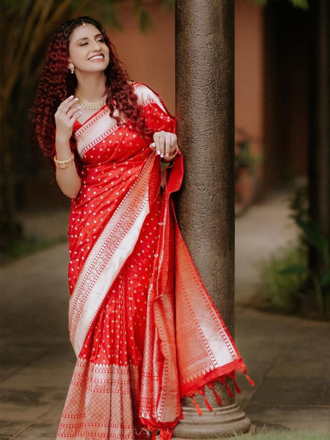 

bansari textiles Woven Design Zari Pure Silk Kanjeevaram Saree, Red