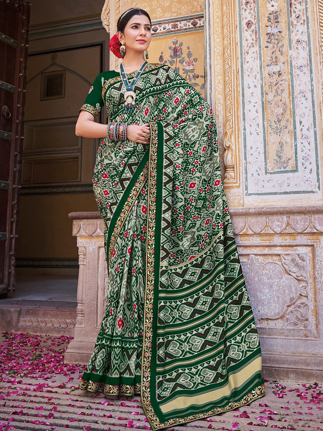 

Satrani Green Ethnic Motifs Printed Bhagalpuri Saree