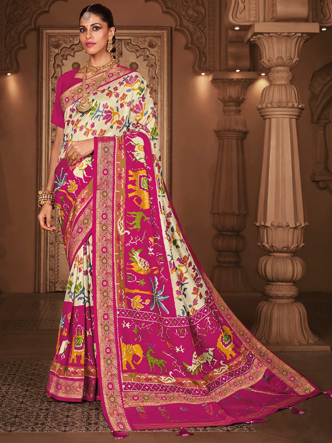 

Satrani Ethnic Motifs Printed Zari Bhagalpuri Saree, Off white