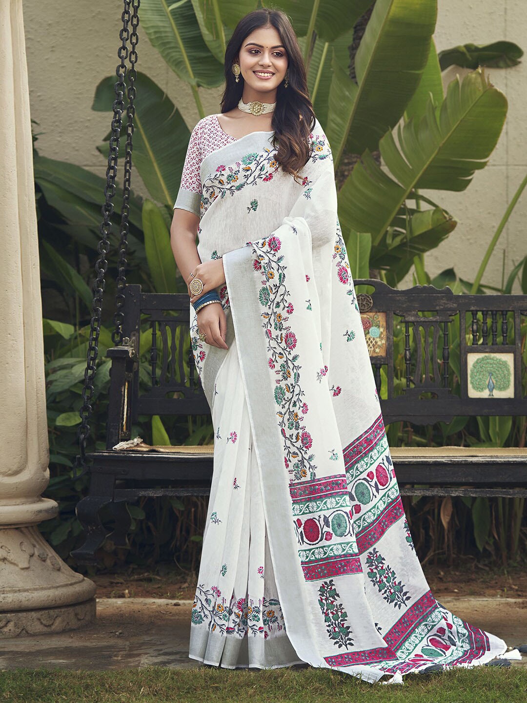 

Satrani Floral Printed Zari Dabu Saree, White