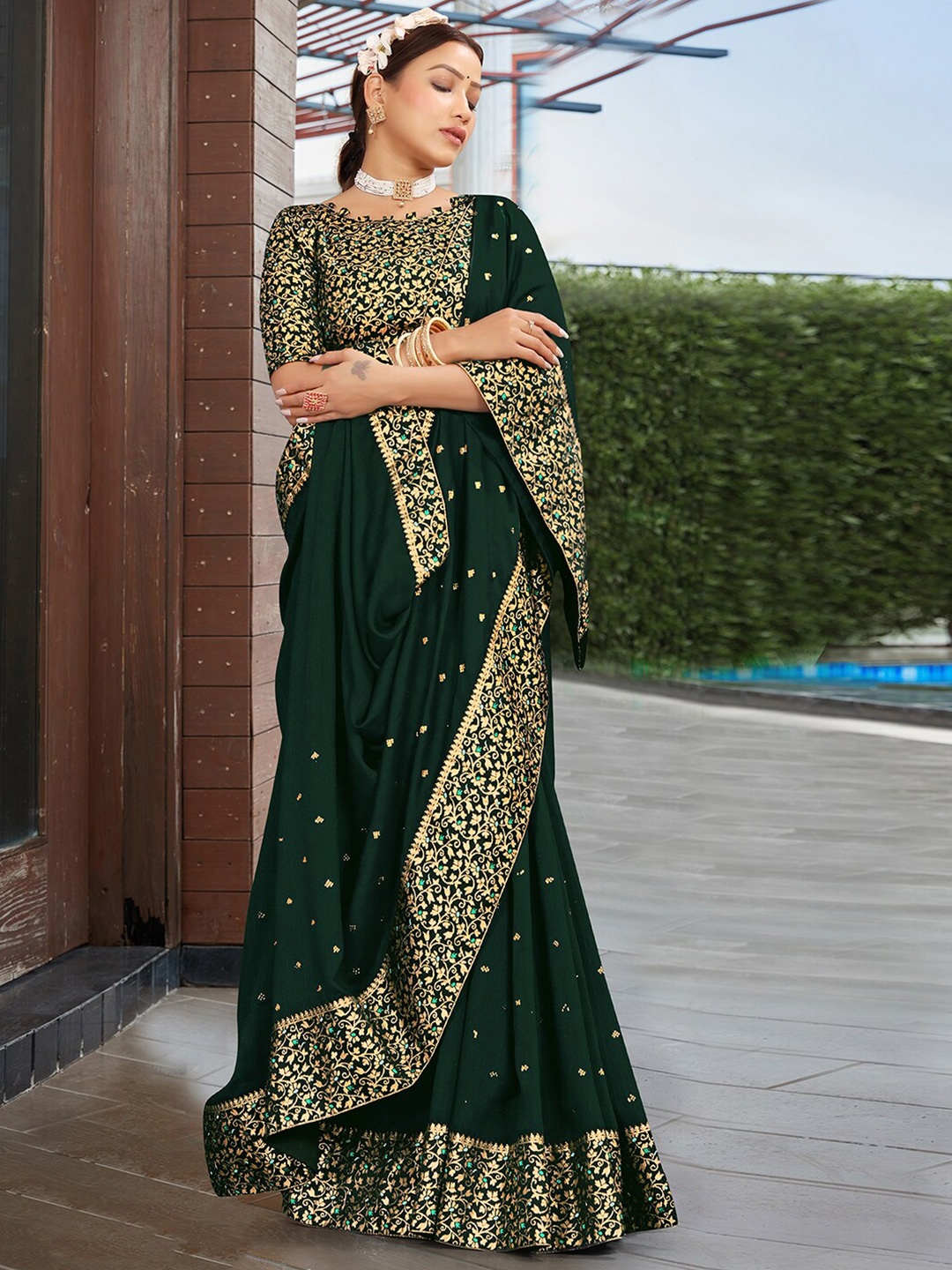 

Satrani Green Embellished Beads and Stones Bhagalpuri Saree