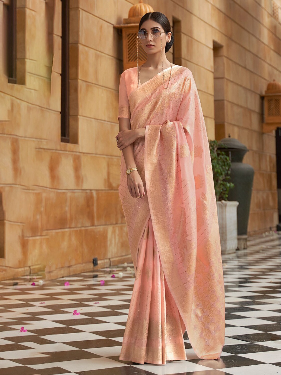 

DEVATITHI Ethnic Motifs Woven Design Zari Banarasi Saree, Pink