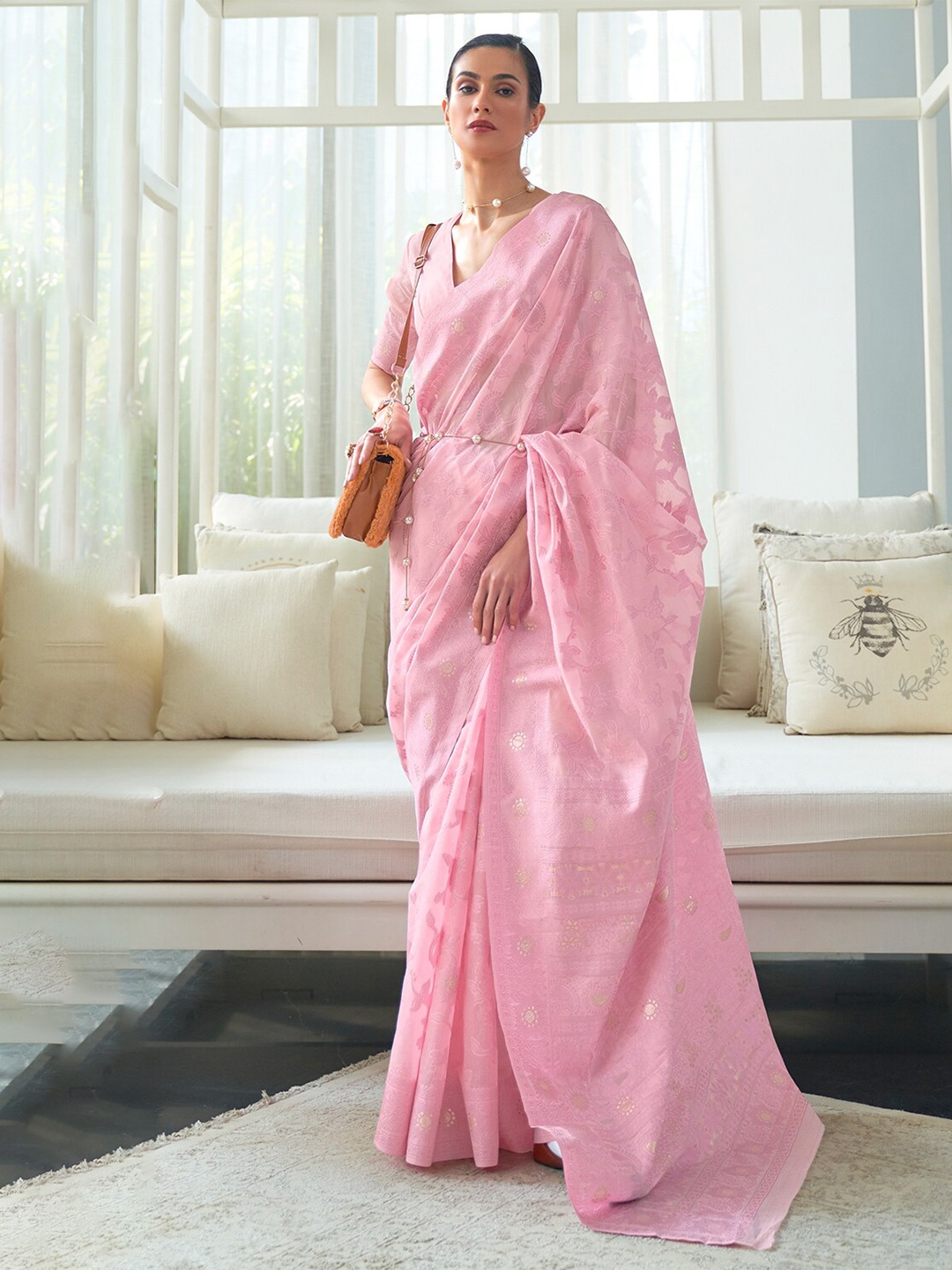 

DEVATITHI Floral Woven Design Zari Saree, Pink
