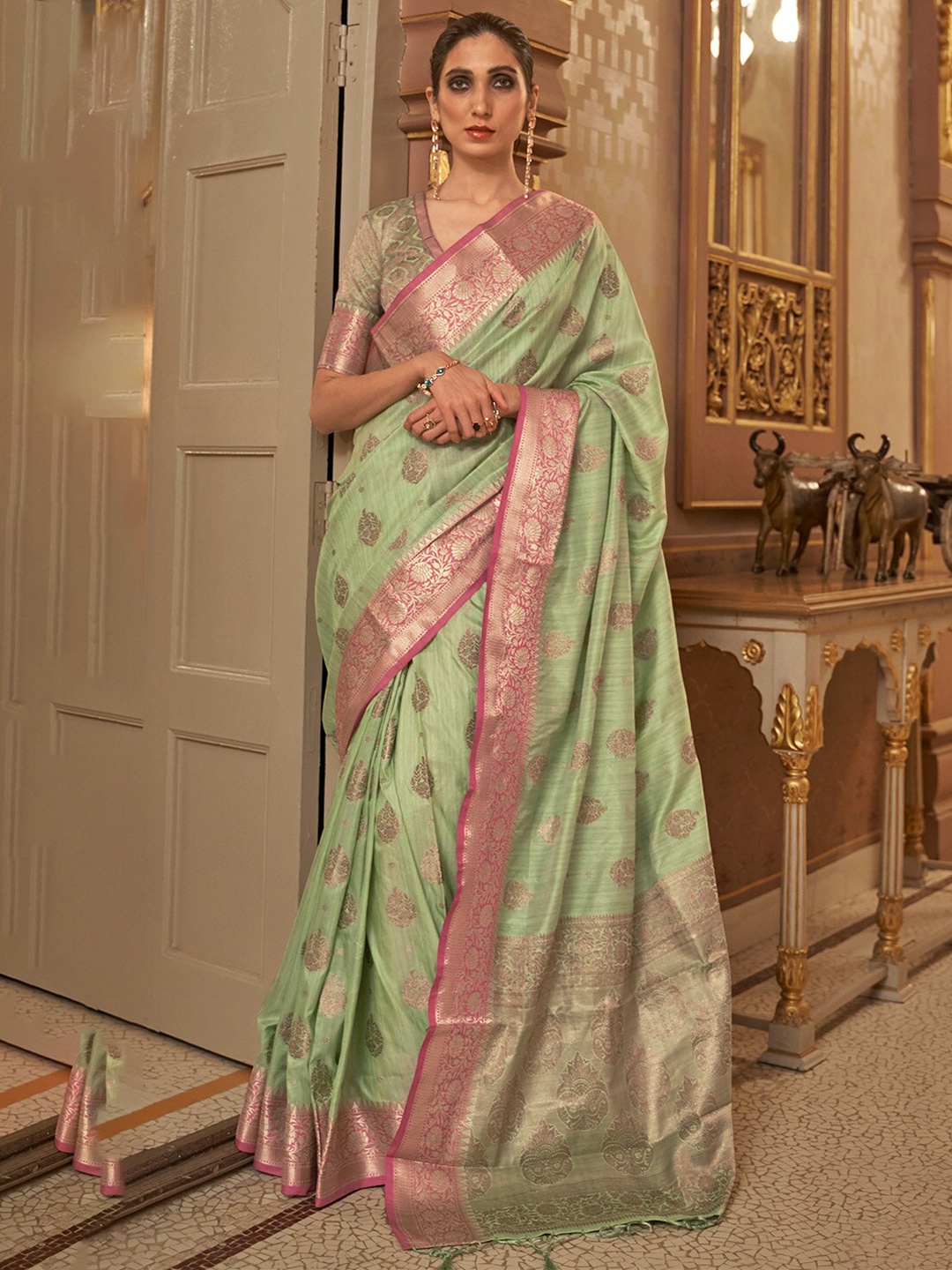 

DEVATITHI Ethnic Woven Design Zari Silk Cotton Saree, Green