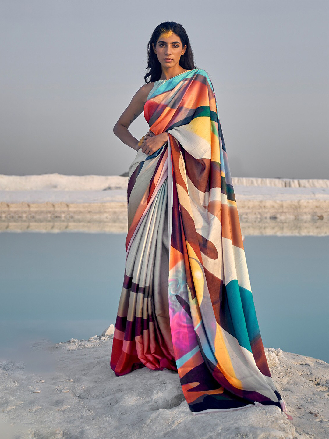 

DEVATITHI Colourblocked Satin Saree, Grey