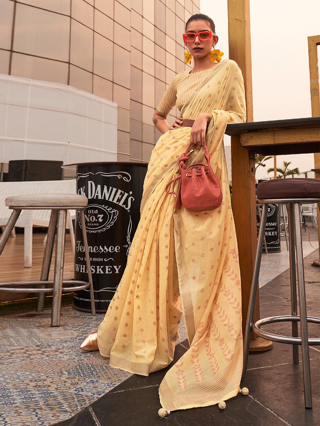

DEVATITHI Ethnic Motifs Woven Design Zari Saree, Yellow