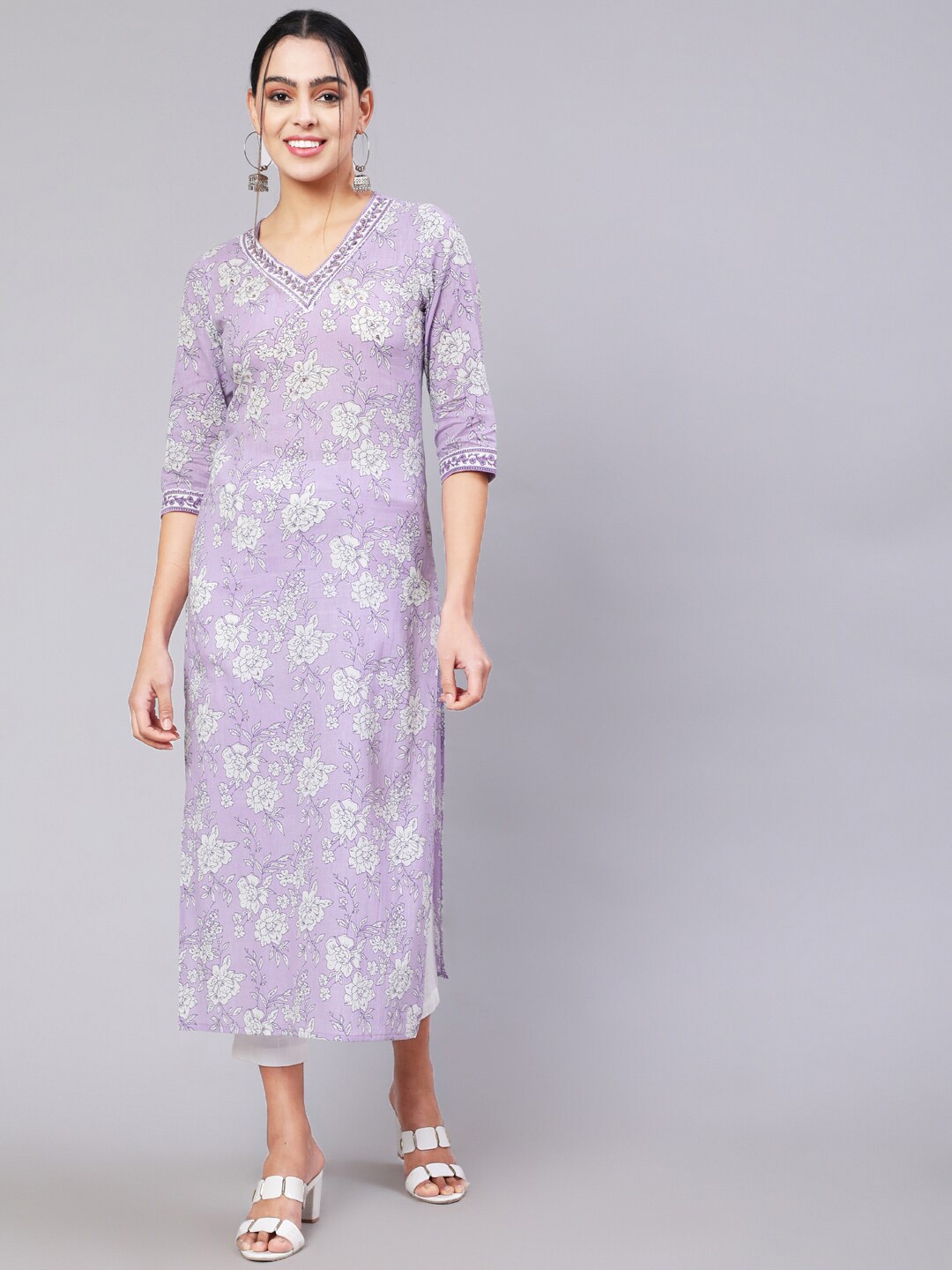 

GULMOHAR JAIPUR Floral Printed V-Neck Thread Work Straight Kurta, Lavender