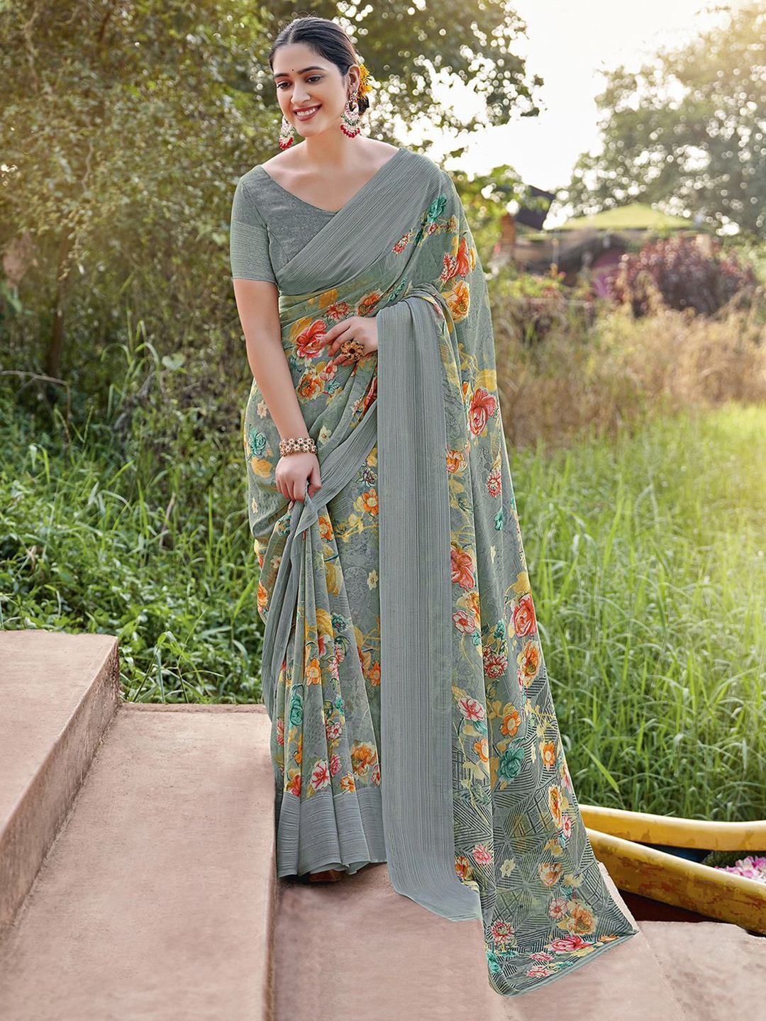 

Mitera Floral Printed Georgette Sungudi Saree, Grey