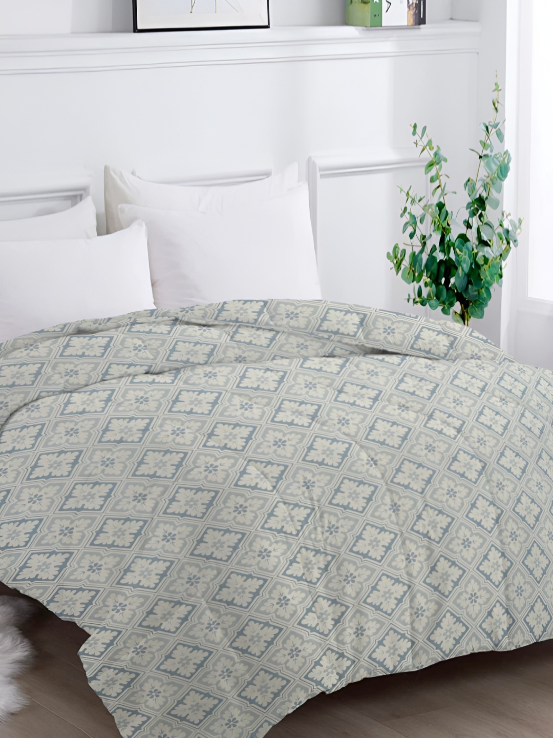 

bsb home Grey & Blue Microfiber Heavy Winter 210 GSM Double Bed Comforter