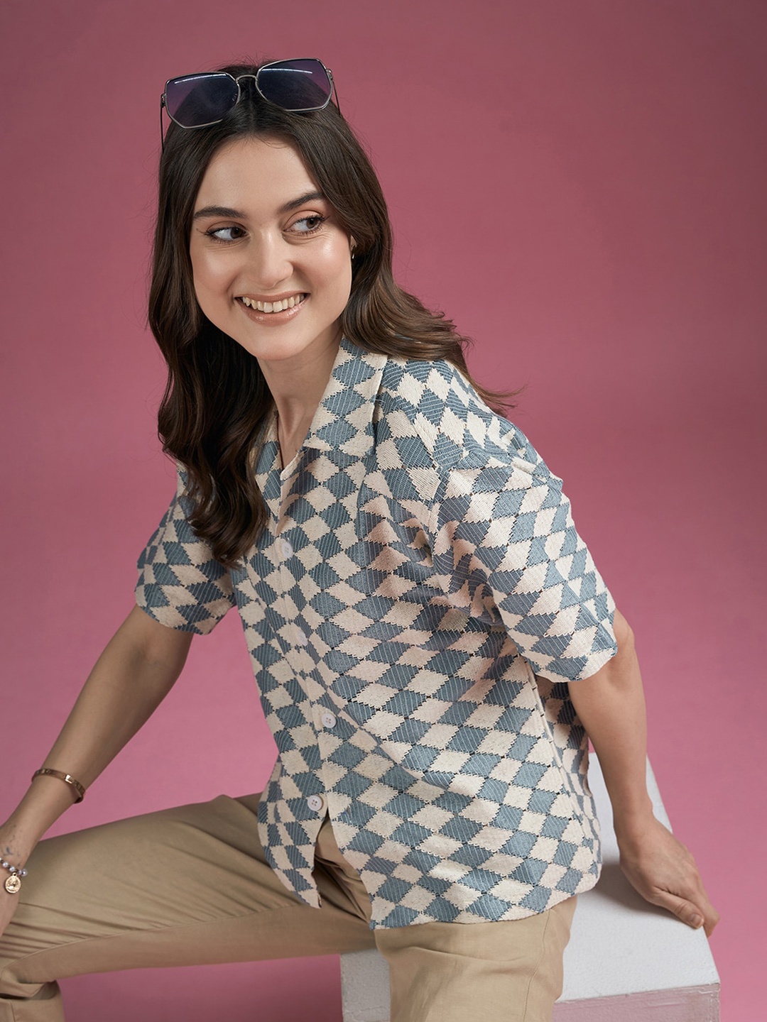 

DressBerry Boxy Abstract Self Design Spread Collar Sort Sleeves Cotton Casual Shirt, Blue