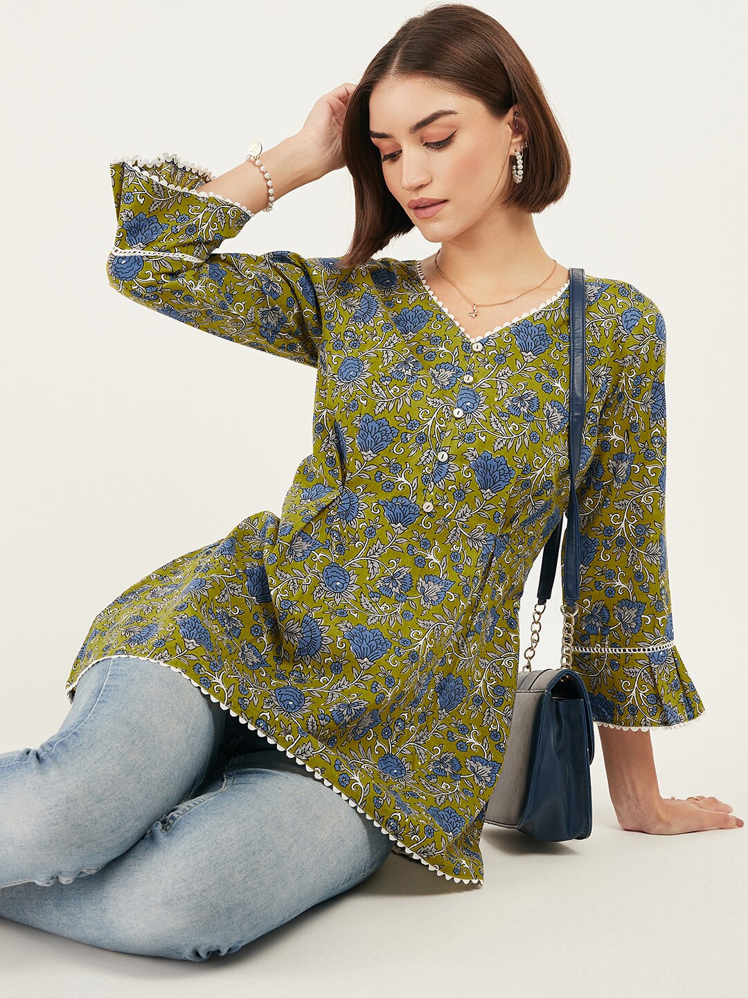 

DressBerry Floral Print V-Neck Bell Sleeve Gathered Or Pleated Casual Top, Green