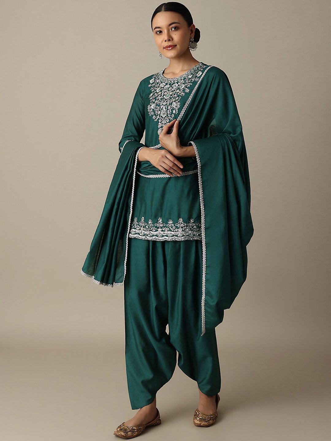 

KALKI Fashion Floral Embroidered Regular Thread Work Kurta with Salwar & With Dupatta, Green