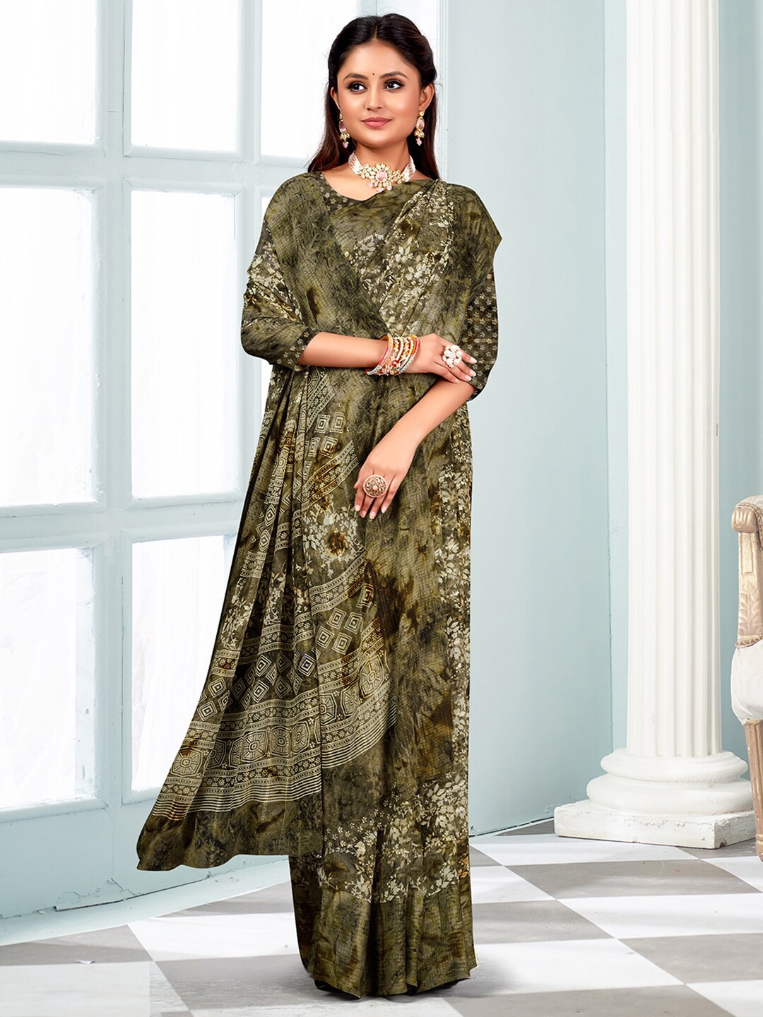 

Mitera Floral Pure Chiffon Block Print Saree, Olive