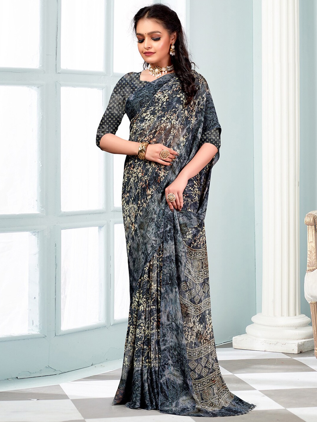 

Mitera Floral Printed Pure Chiffon Saree, Grey