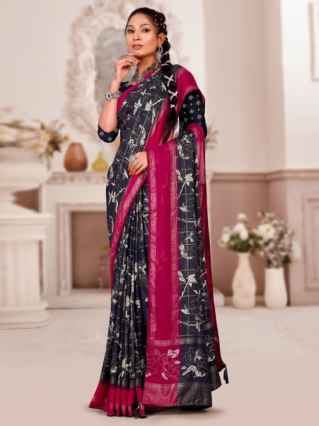 

Mitera Floral Pure Georgette Bagh Saree, Black