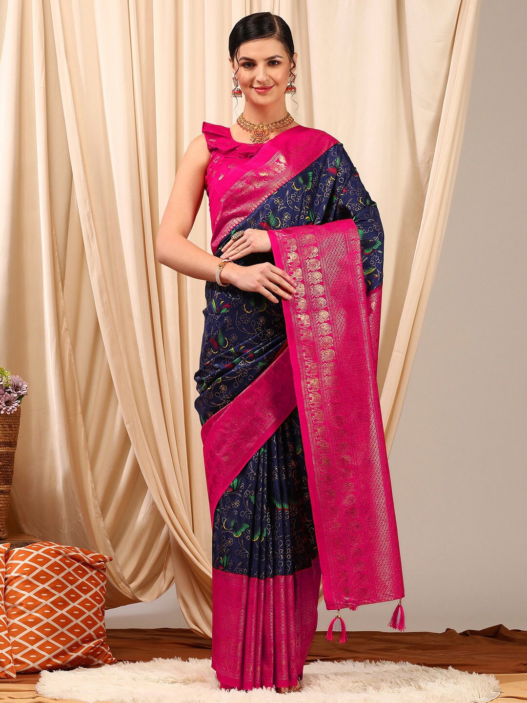 

Mitera Ethnic Motifs Zari Sungudi Saree, Navy blue