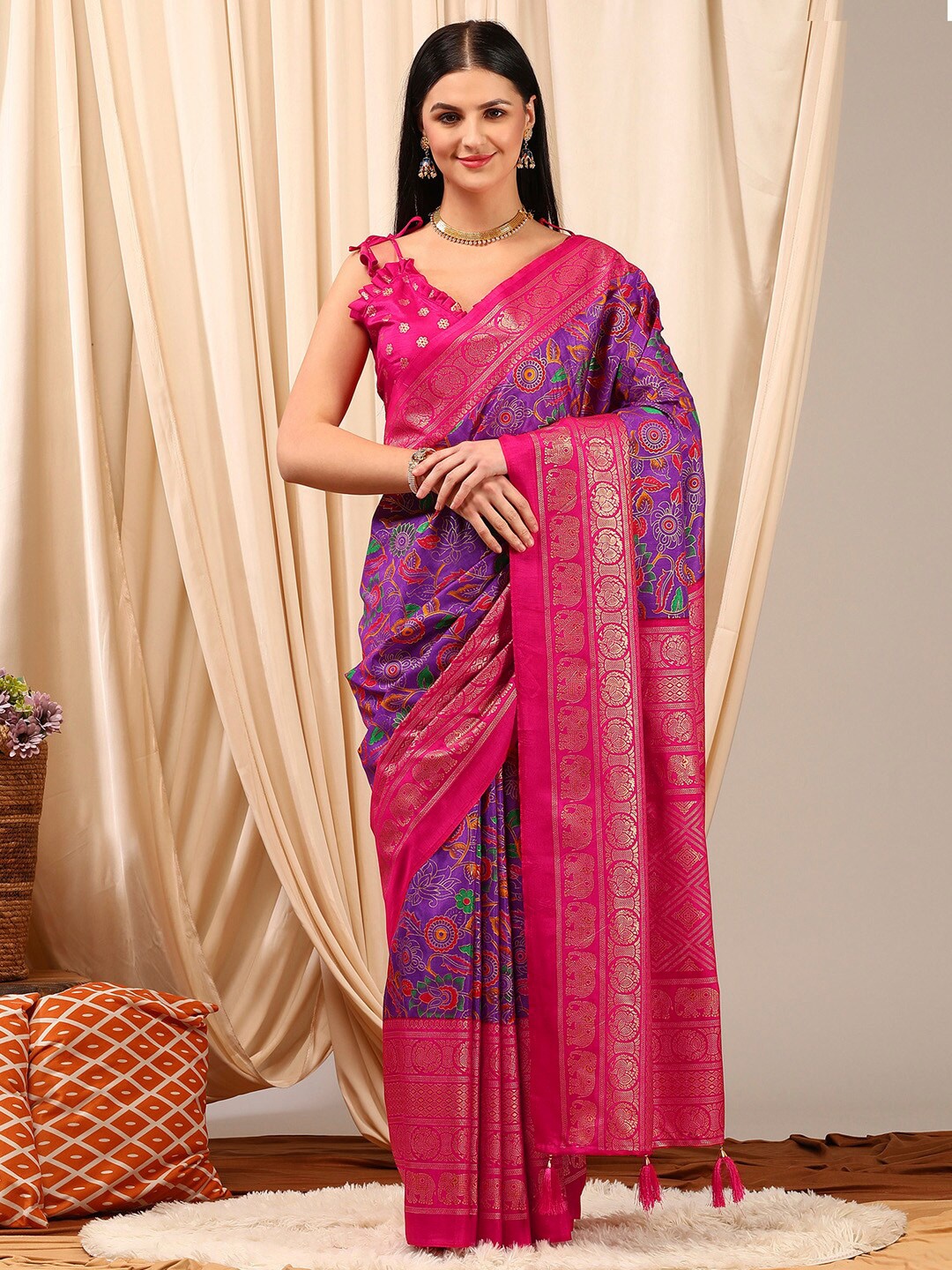 

Mitera Floral Printed Sungudi Saree, Purple