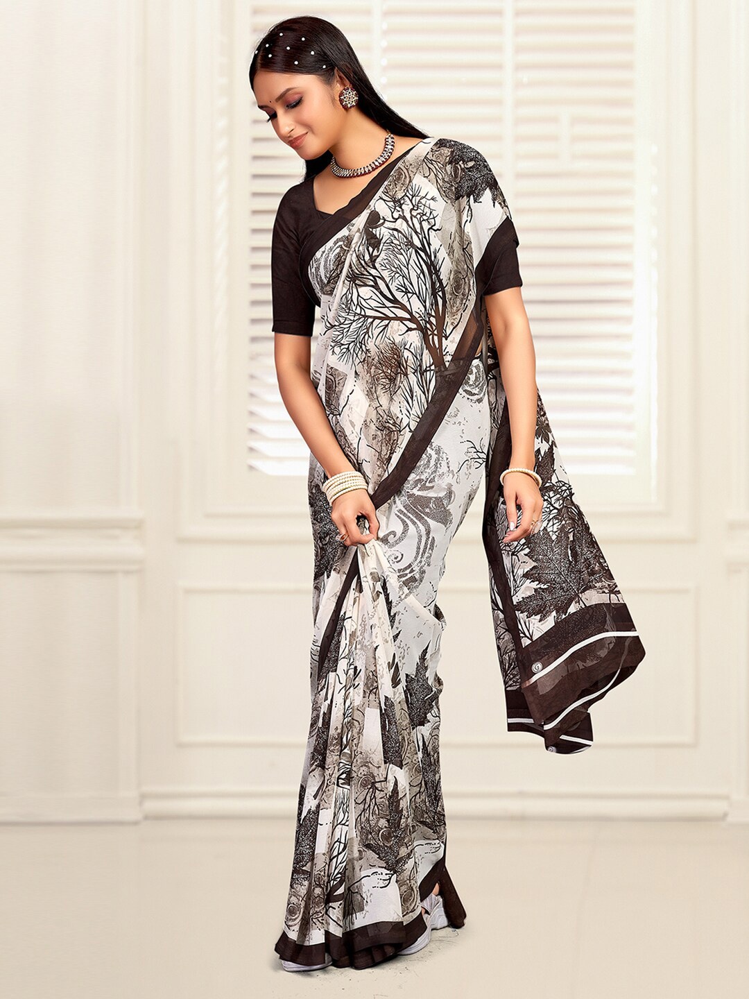 

Mitera Printed Pure Georgette Bagh Saree, White