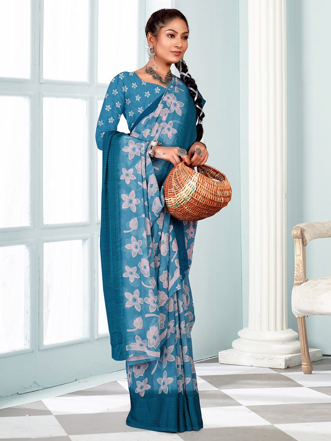 

Mitera Floral Pure Georgette Bagh Saree, Blue