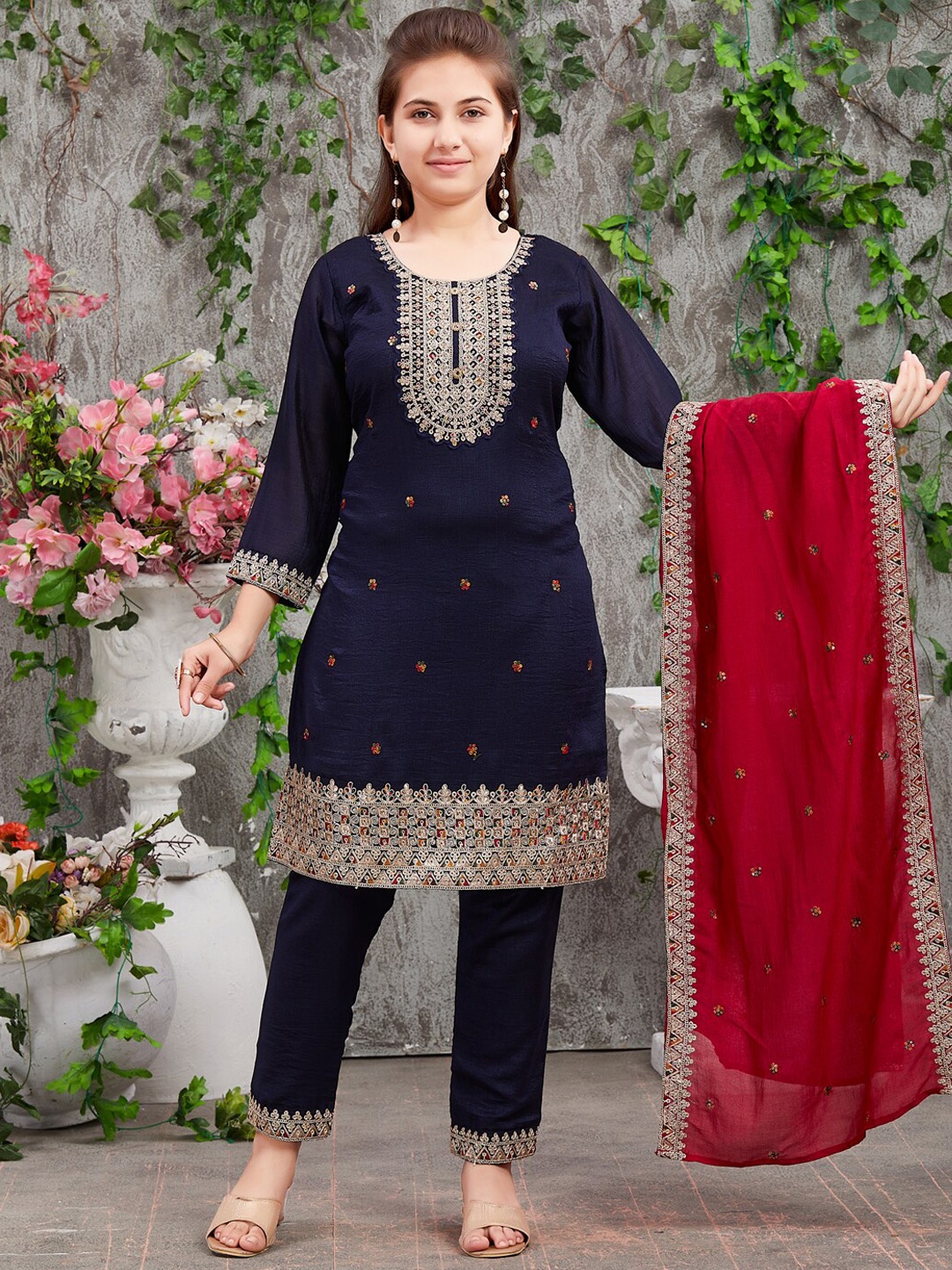 

BAESD Girls Ethnic Motifs Embroidered Straight Thread Work Pure Silk Kurta Set, Navy blue