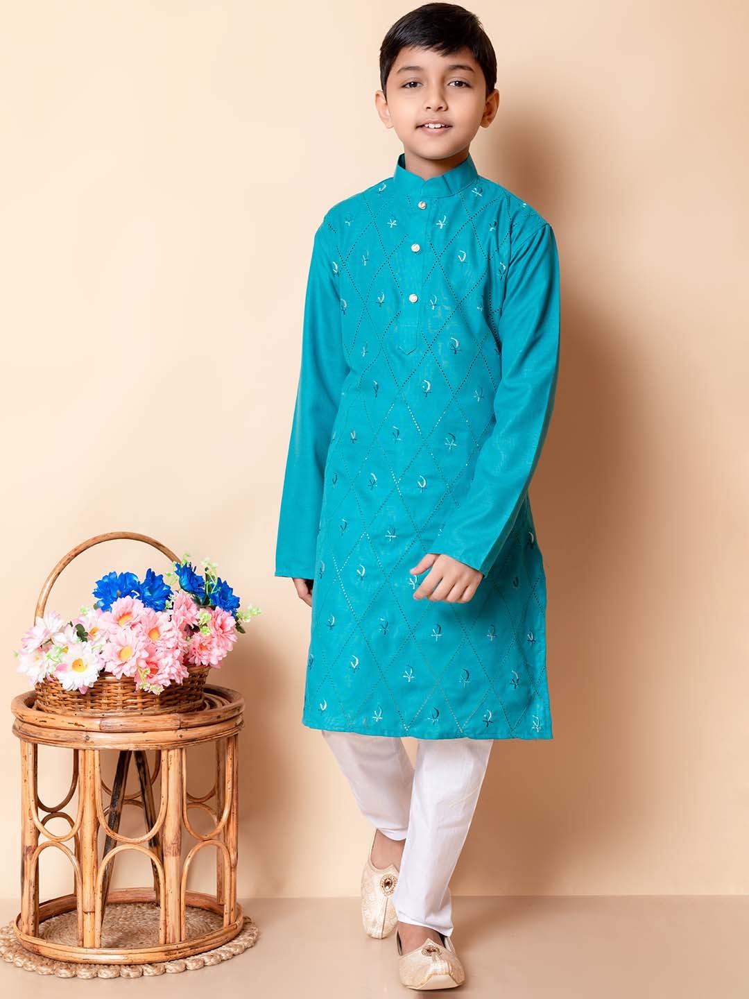 

BAESD Boys Ethnic Motifs Embroidered Mandarin Collar Regular Kurta with Pyjamas, Green