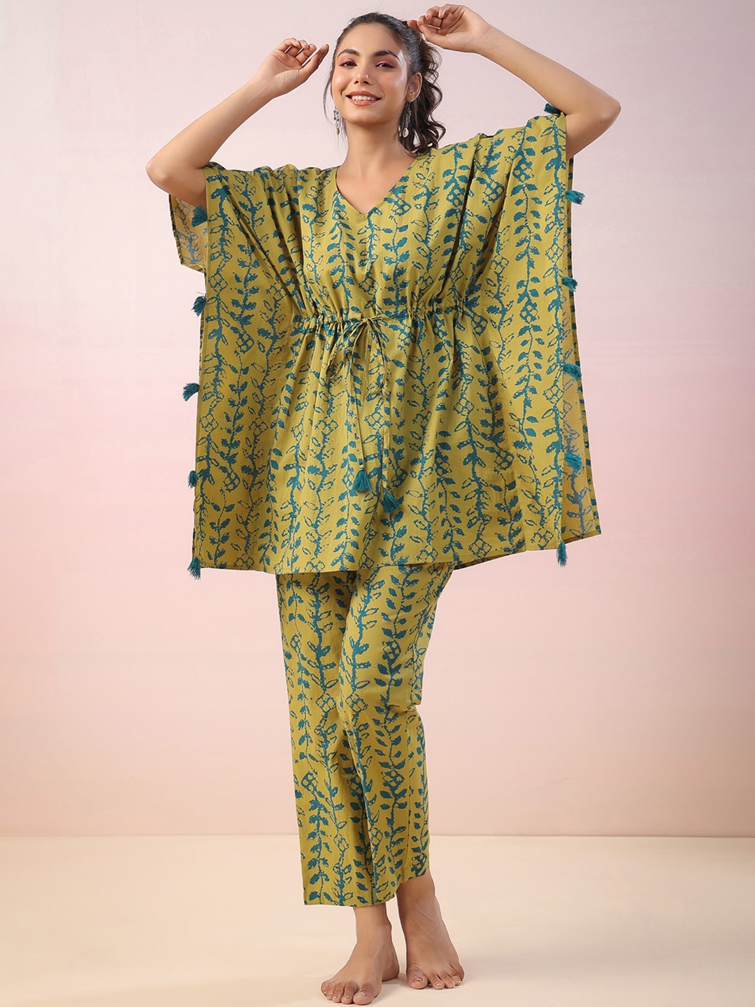 

JISORA Green Floral Printed Night suit