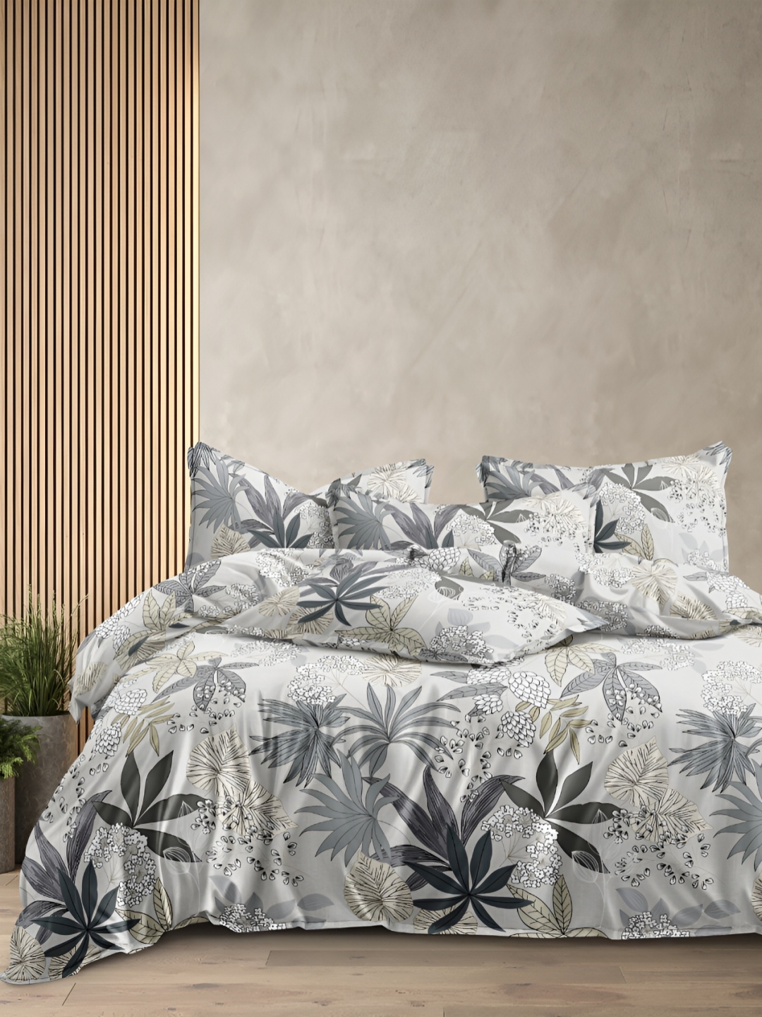 

CHHILAKIYA Grey & Black Floral Cotton 350 TC King Bedsheet With 2 Pillow Covers