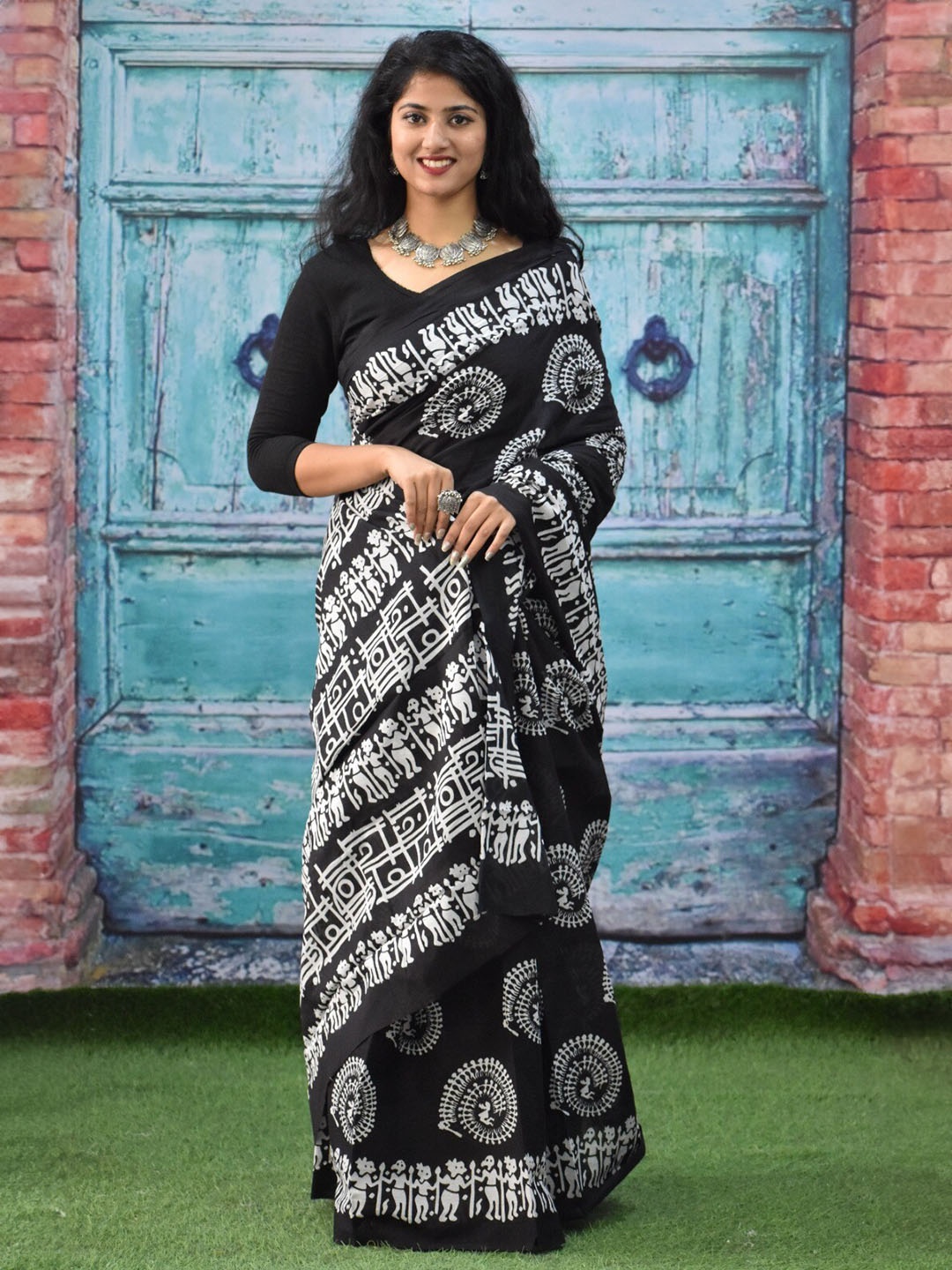 

clothonus Ethnic Motifs Pure Cotton Block Print Saree, Black