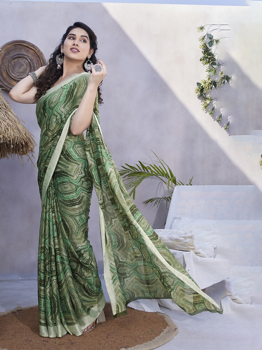

KALINI Abstract Printed Saree, Olive