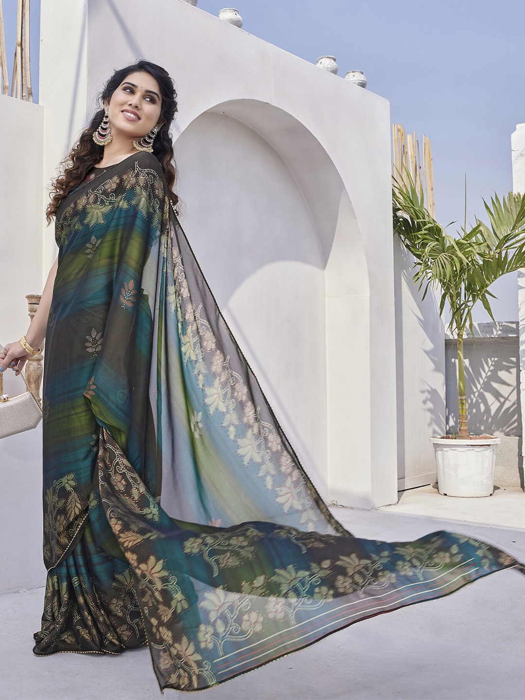 

KALINI Floral Printed Zari Saree, Green