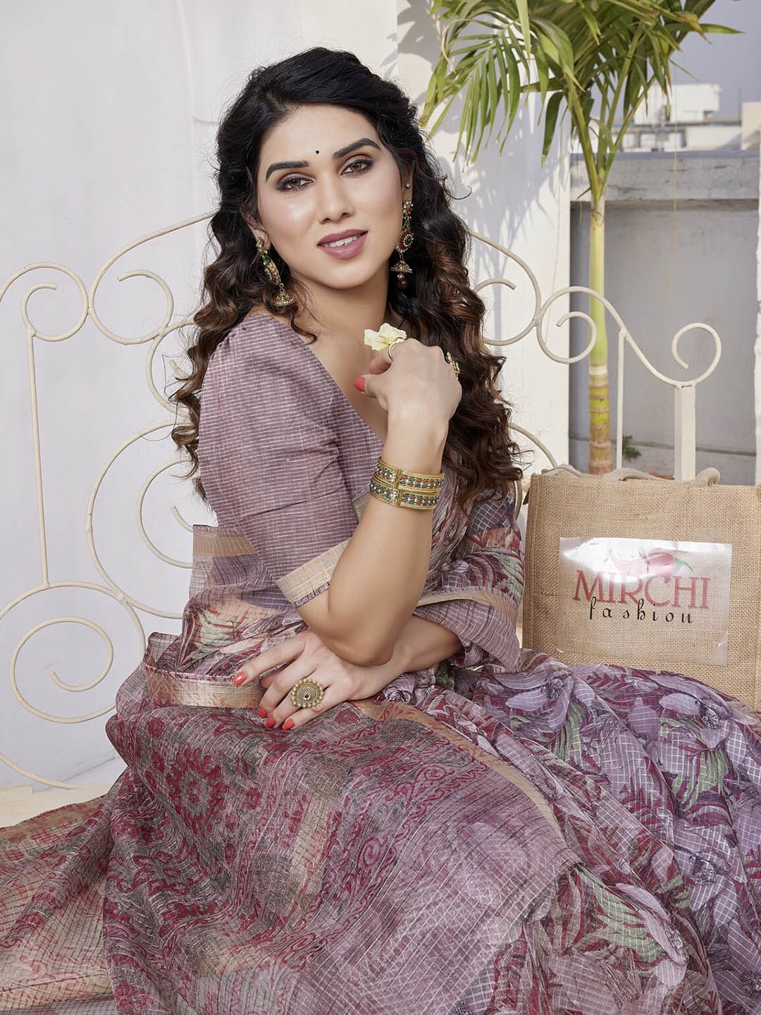 

KALINI Floral Zari Printed Saree, Pink