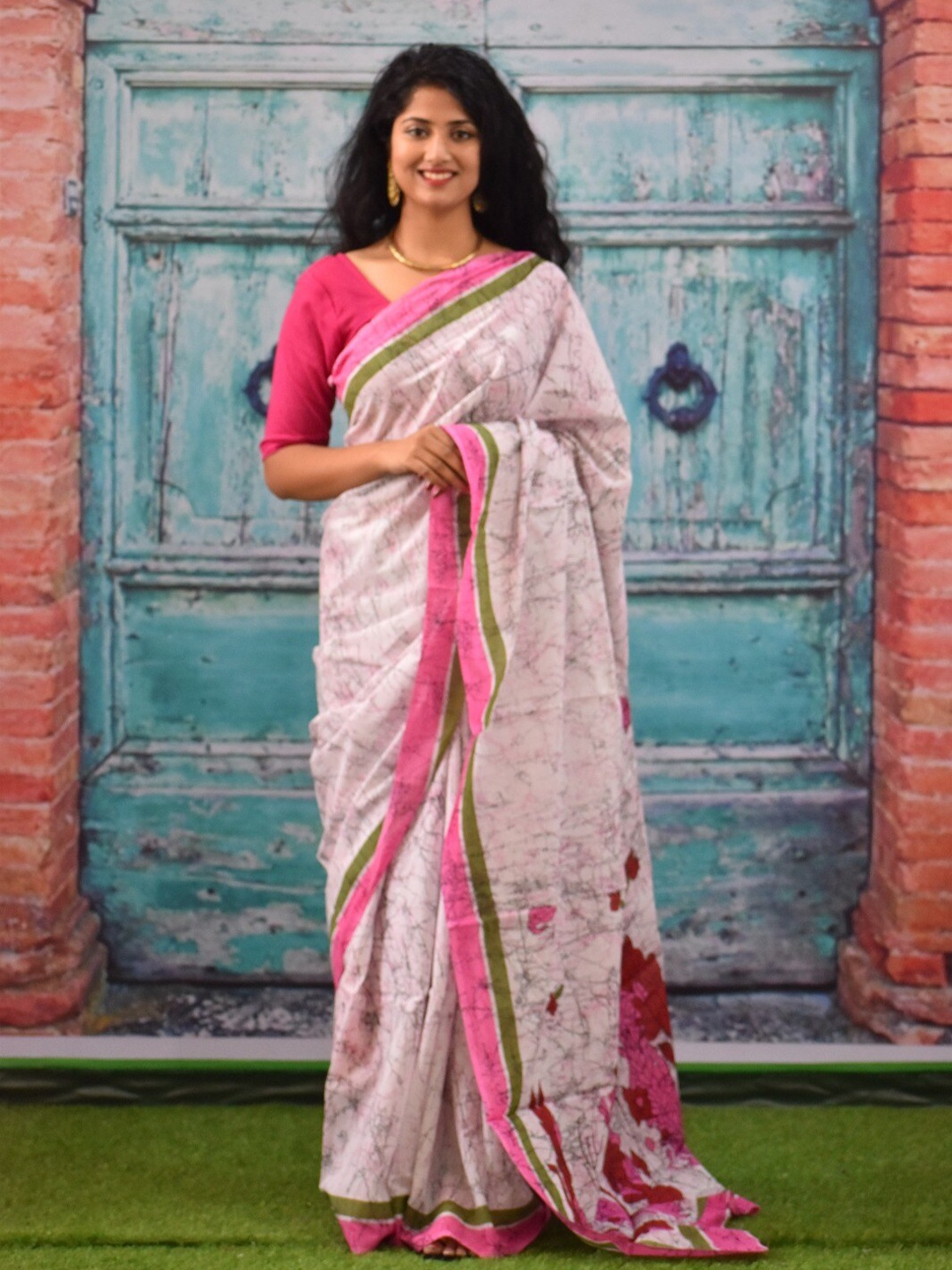 

clothonus Abstract Printed Pure Cotton Block Print Saree, White