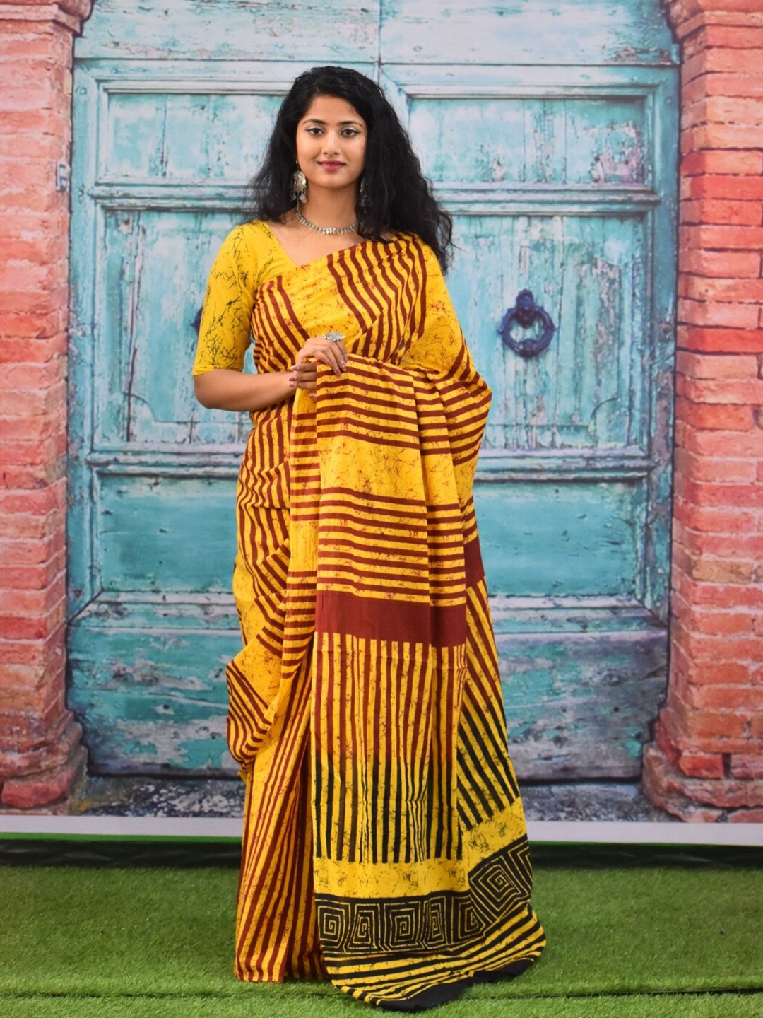 

clothonus Ajrak Pure Cotton Block Print Saree, Yellow