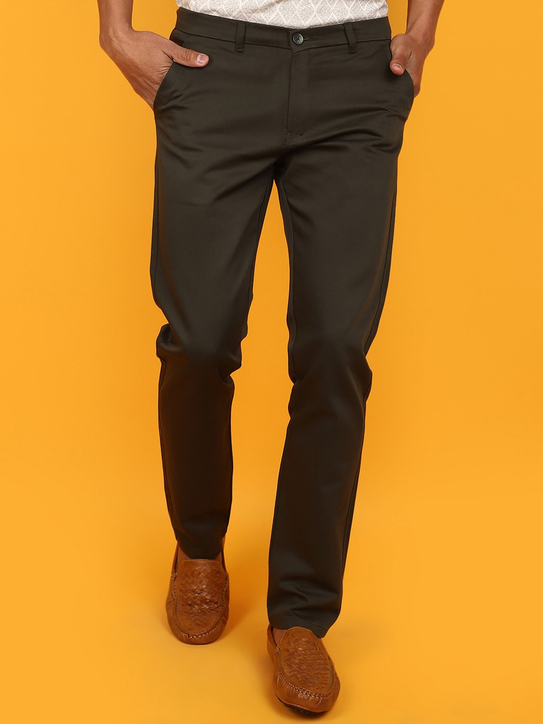 

V-Mart Men Slim Fit Mid-Rise Cotton Trousers, Green