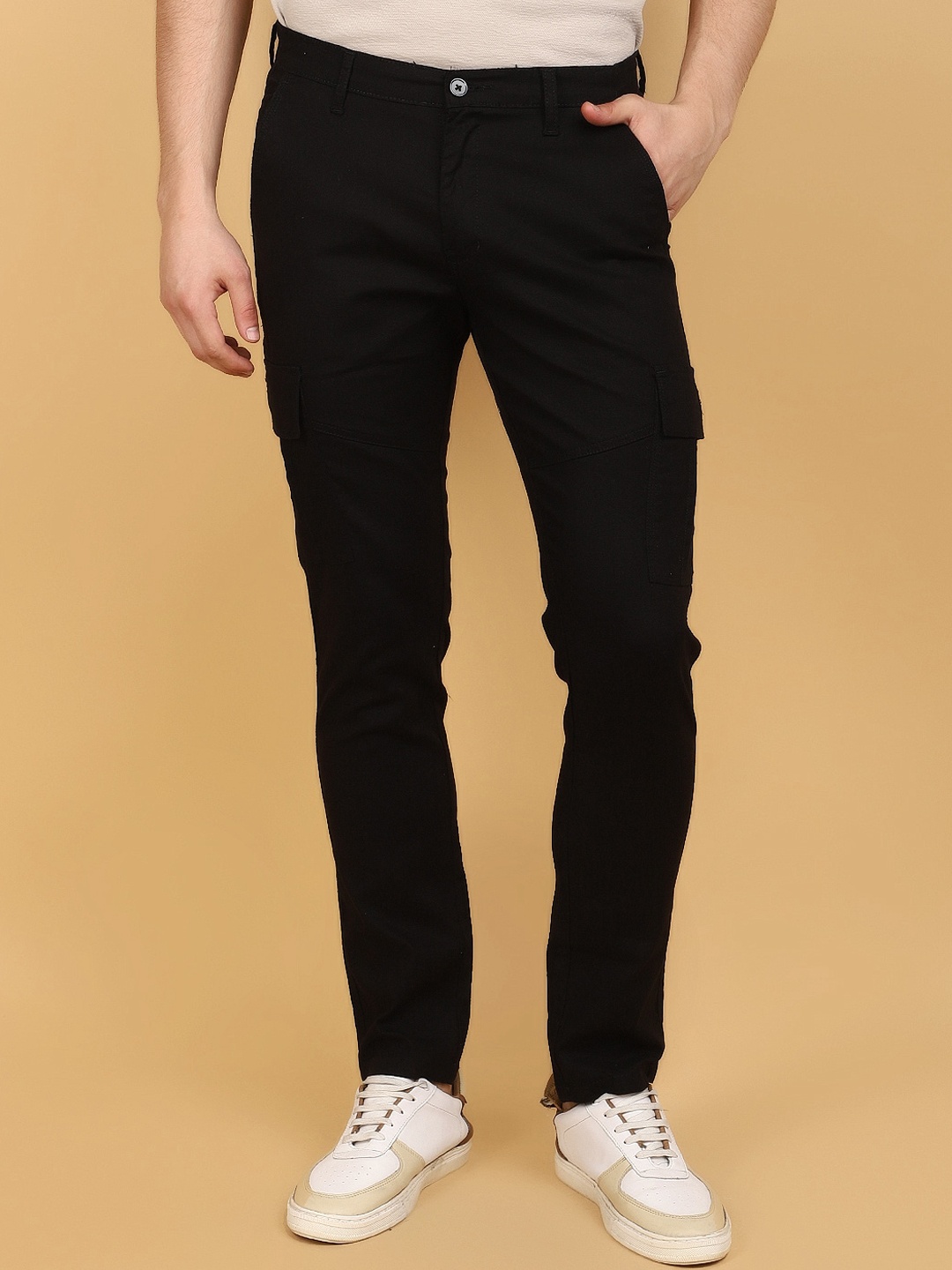 

V-Mart Men Mid-Rise Cotton Cargo Trousers, Black